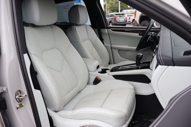 Used 2024 Porsche Macan S AWD/4WD image 20