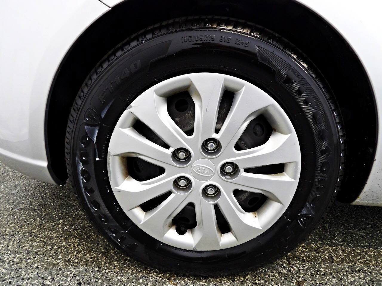 Used 2013 Kia Forte EX FWD image 17