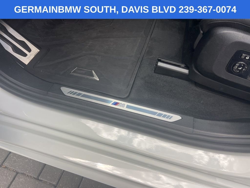 Certified 2022 BMW X7 xDrive40i w/ M Sport Package AWD/4WD image 14