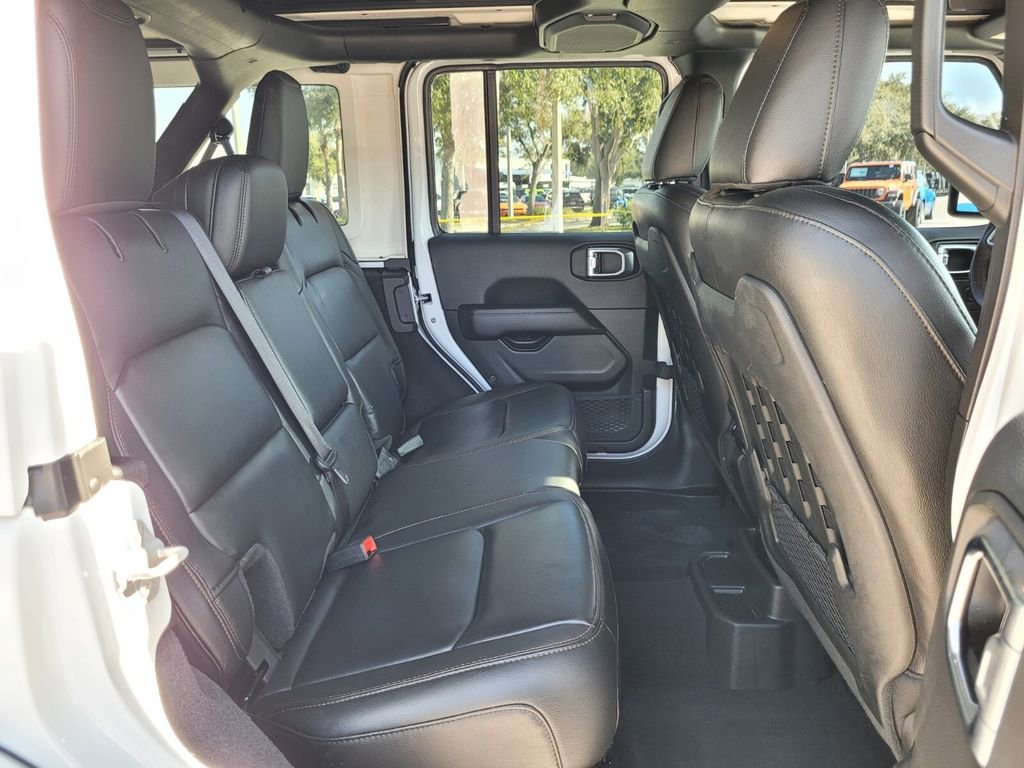 Used 2023 Jeep Wrangler Unlimited Rubicon 392 w/ Xtreme Recon 35" Tire Package AWD/4WD image 18