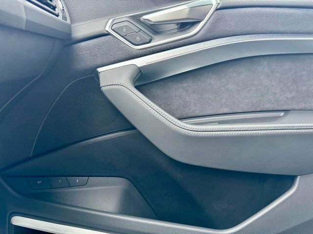 Used 2023 Audi e-tron Chronos w/ Chronos Package image 17