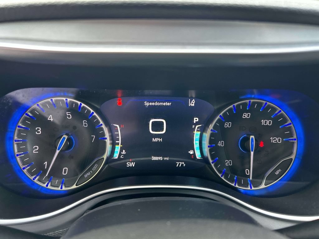 Used 2025 Chrysler Pacifica Limited FWD image 22