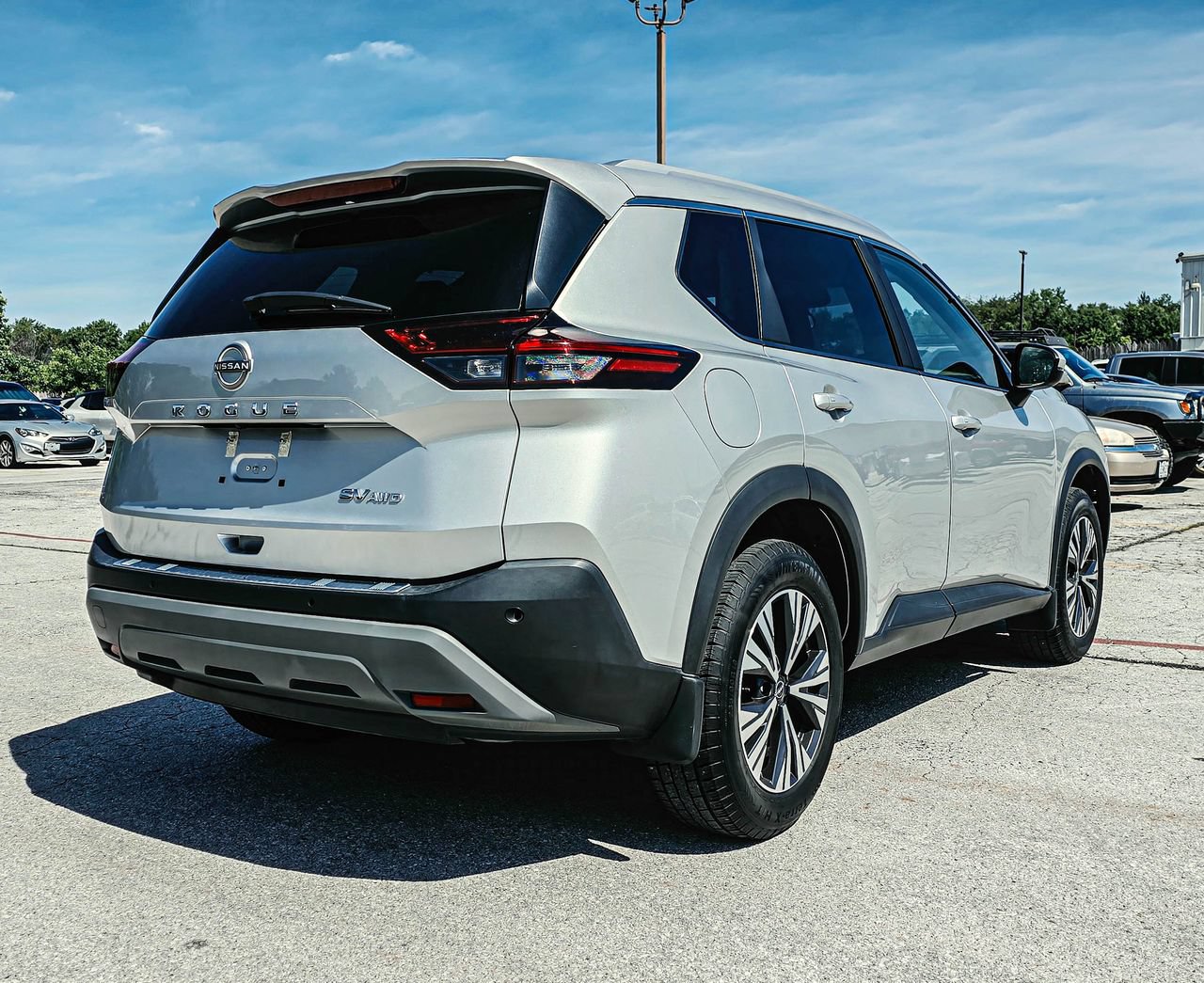 Used 2023 Nissan Rogue SV w/ SV Premium Package AWD/4WD image 6