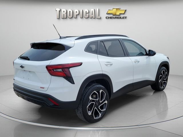 Used 2025 Chevrolet Trax RS FWD image 3