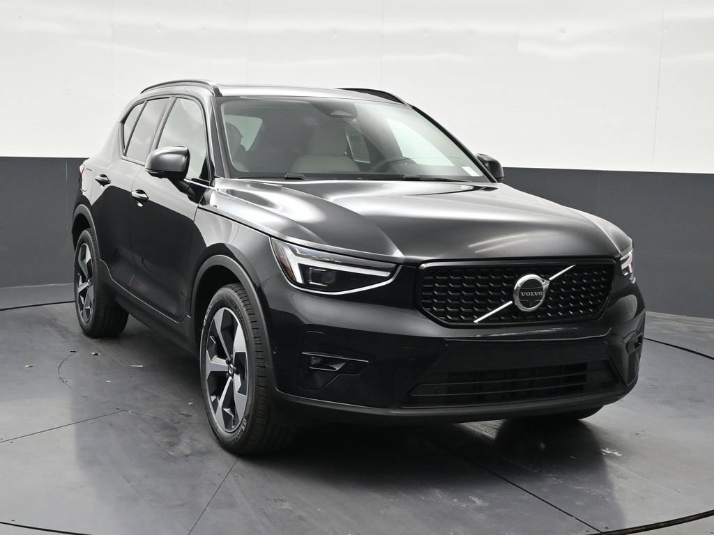New 2026 Volvo XC40 B5 Plus w/ Protection Package Premier AWD/4WD image 7