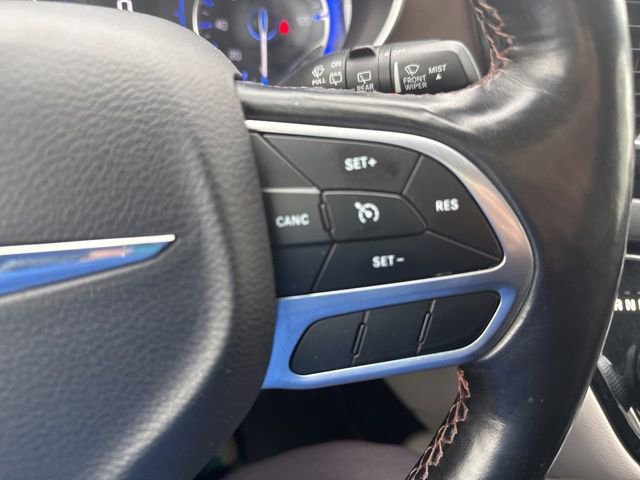 Used 2019 Chrysler Pacifica Touring-L image 22