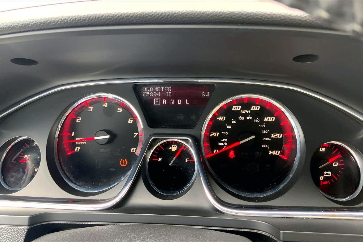 Used 2016 GMC Acadia SLT w/ Open Road Package FWD image 17