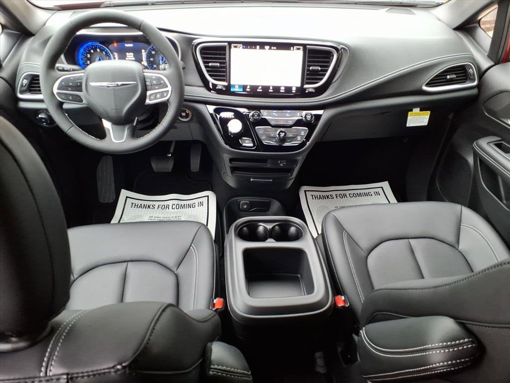 New 2026 Chrysler Pacifica Select image 8
