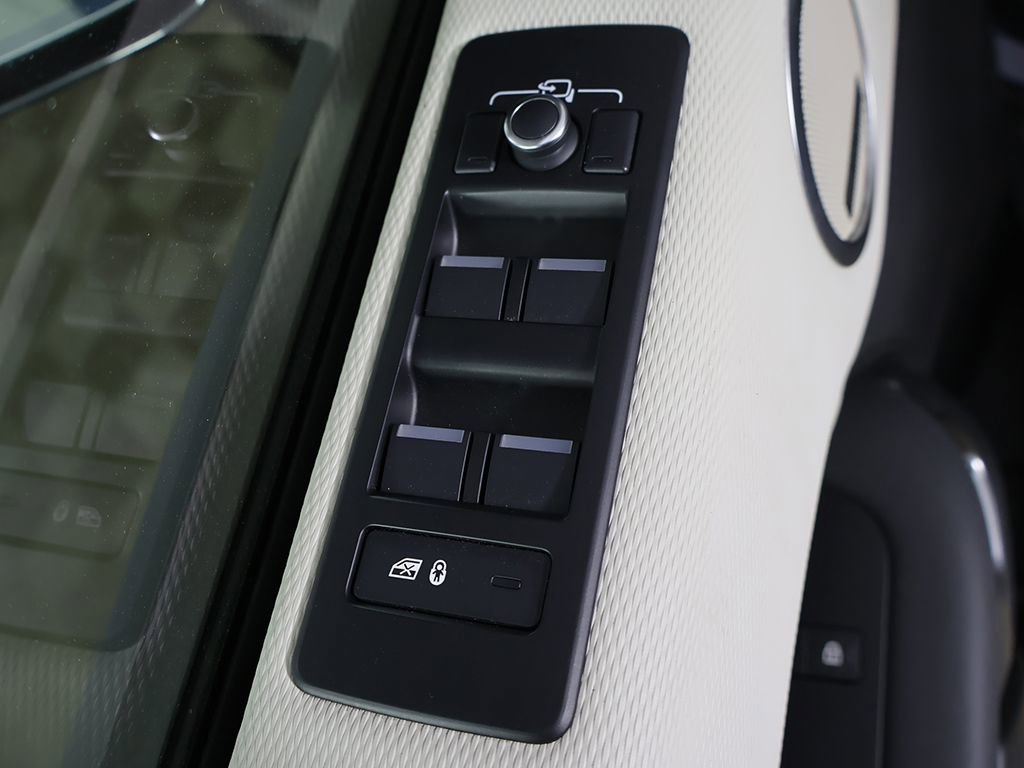 Used 2021 Land Rover Discovery S R-Dynamic image 40