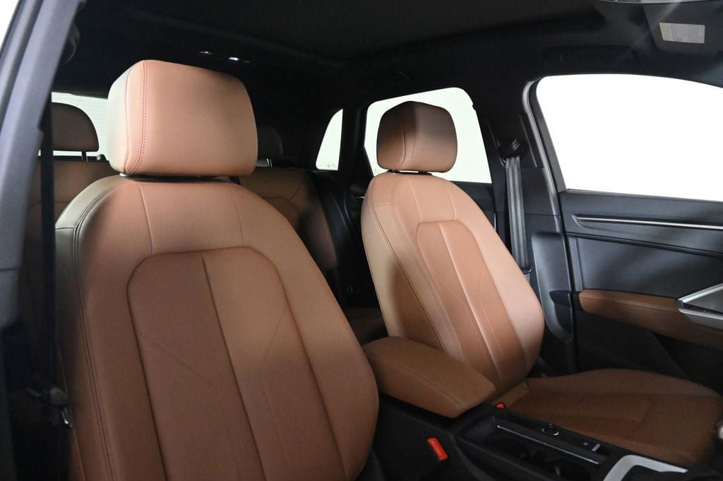 Used 2025 Audi Q3 2.0T Premium w/ Convenience Package AWD/4WD image 16