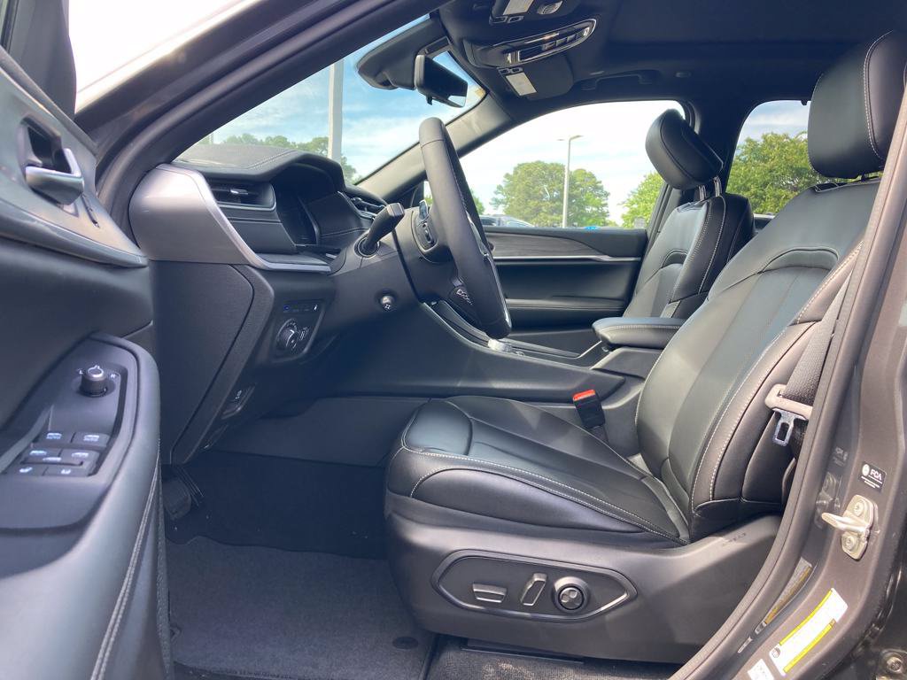 New 2024 Jeep Grand Cherokee Limited 4xe w/ Luxury Tech Group II AWD/4WD image 9