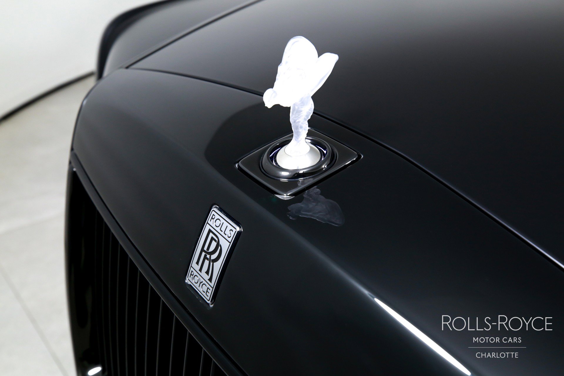 Used 2024 Rolls-Royce Phantom Extended Wheelbase w/ The Phantom Package image 40