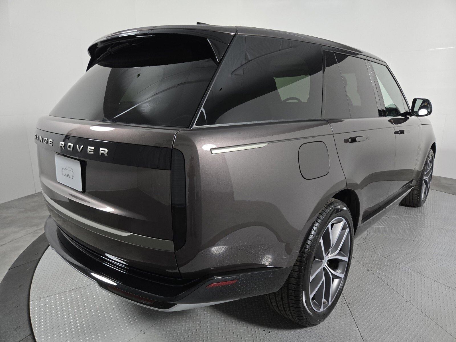 New 2025 Land Rover Range Rover SE image 2