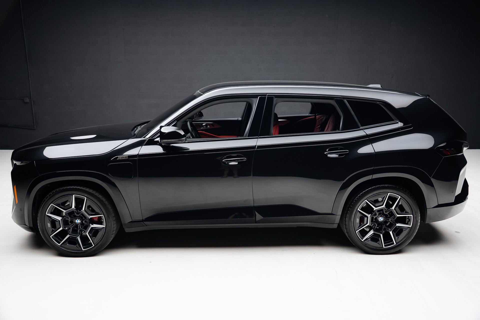 Used 2023 BMW XM w/ M Driver's Package image 17