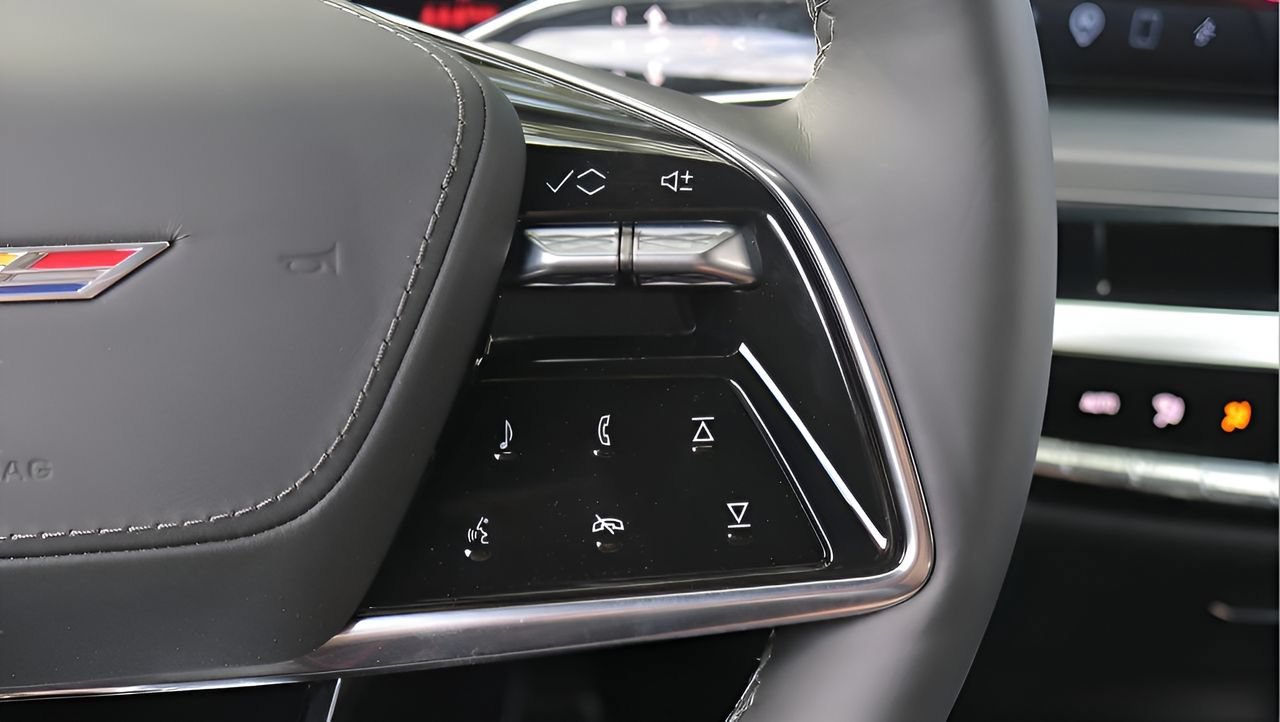New 2026 Cadillac Lyriq V w/ Exterior Carbon Fiber Package AWD/4WD image 19