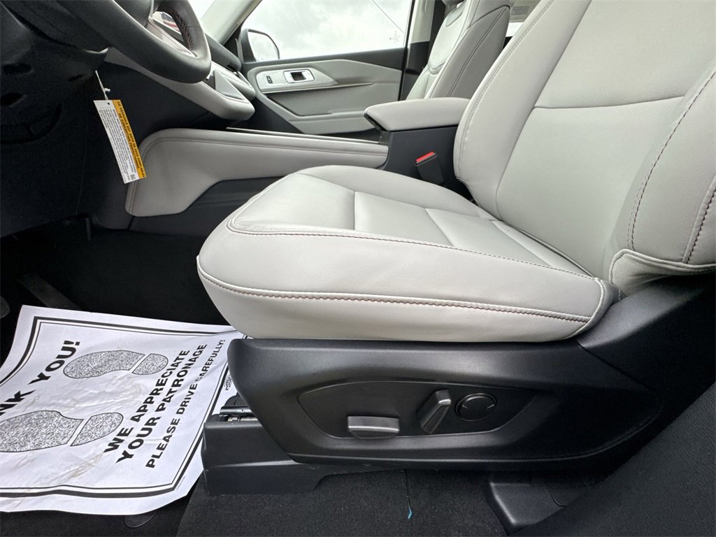 New 2026 Ford Explorer Active w/ Active Comfort Package image 12