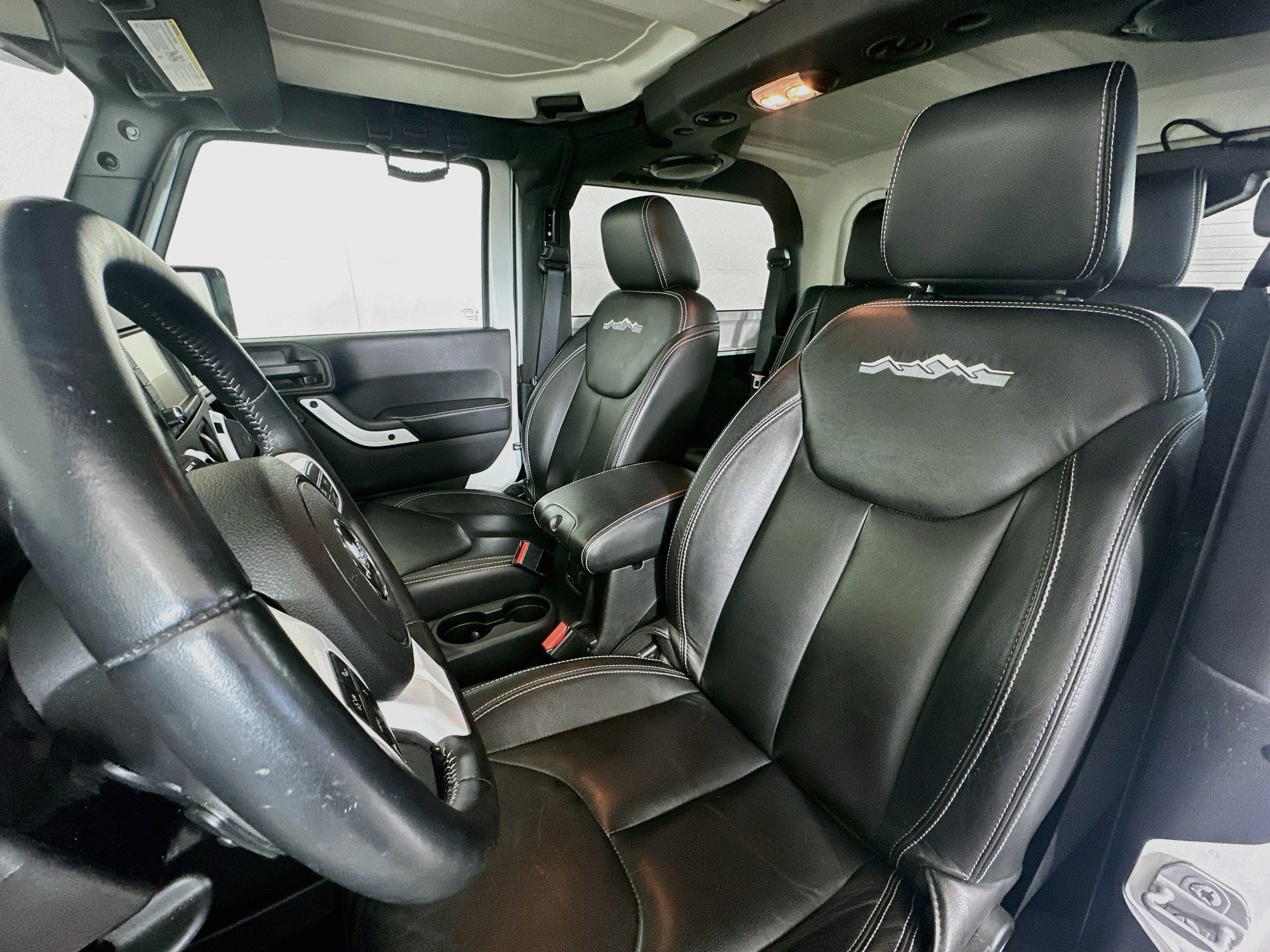 Used 2014 Jeep Wrangler Sahara AWD/4WD image 13