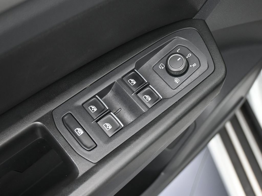 Used 2018 Volkswagen Atlas SEL Premium image 19