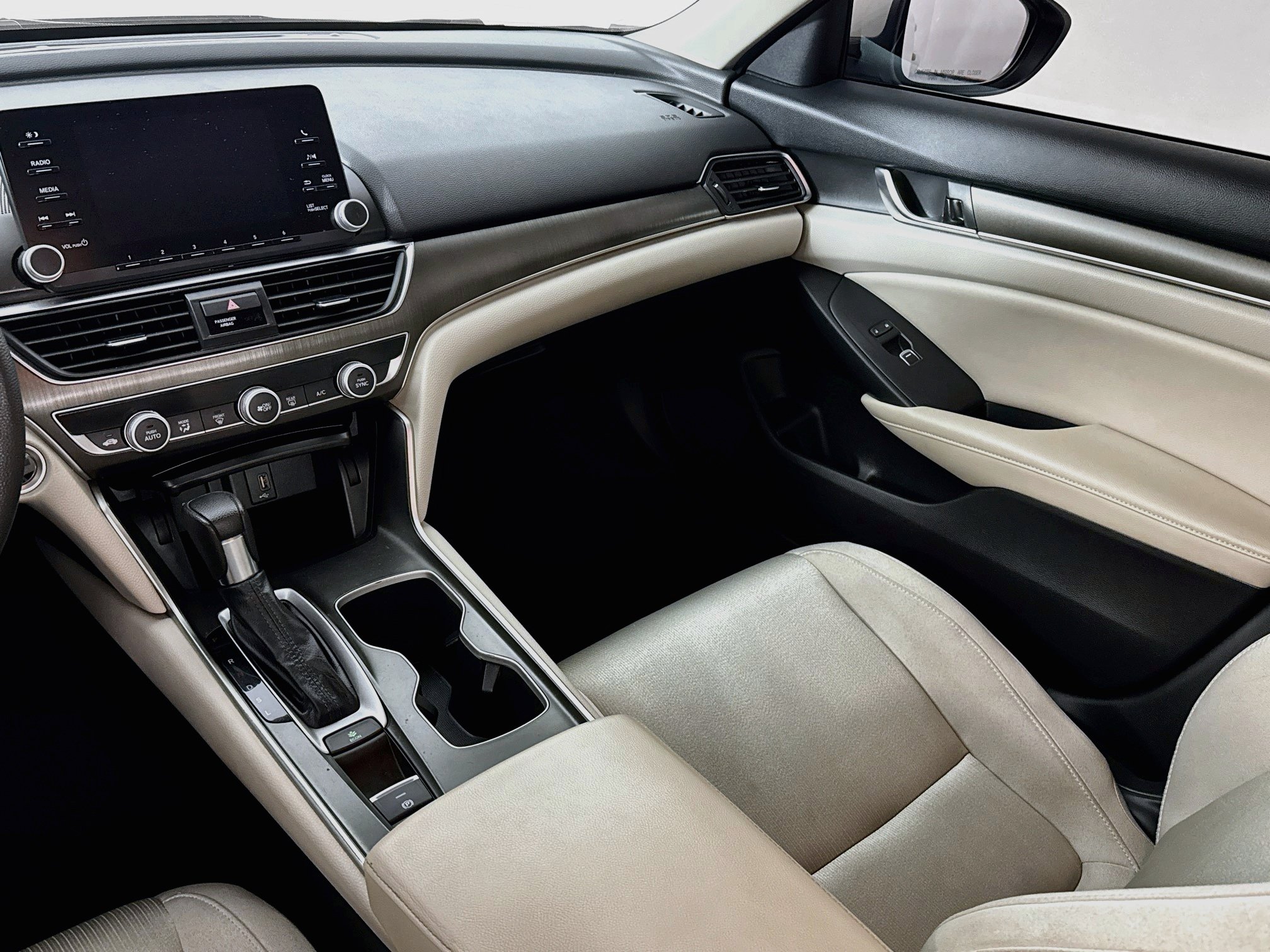 Certified 2018 Honda Accord LX image 21