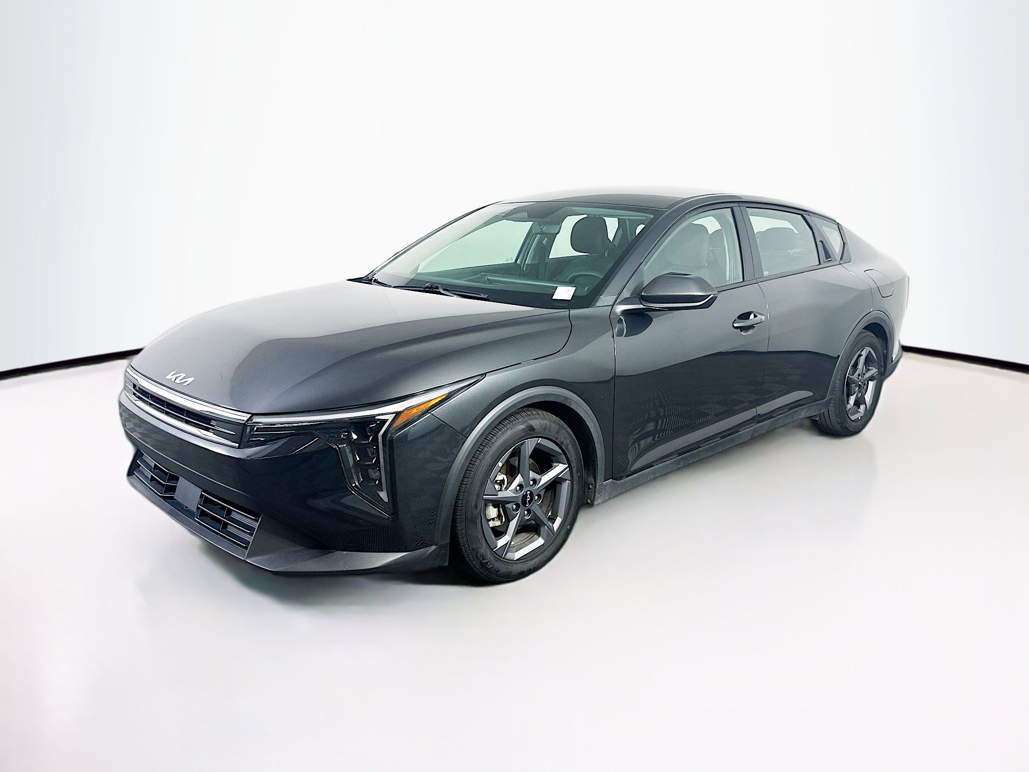 Used 2025 Kia K4 LXS image 3