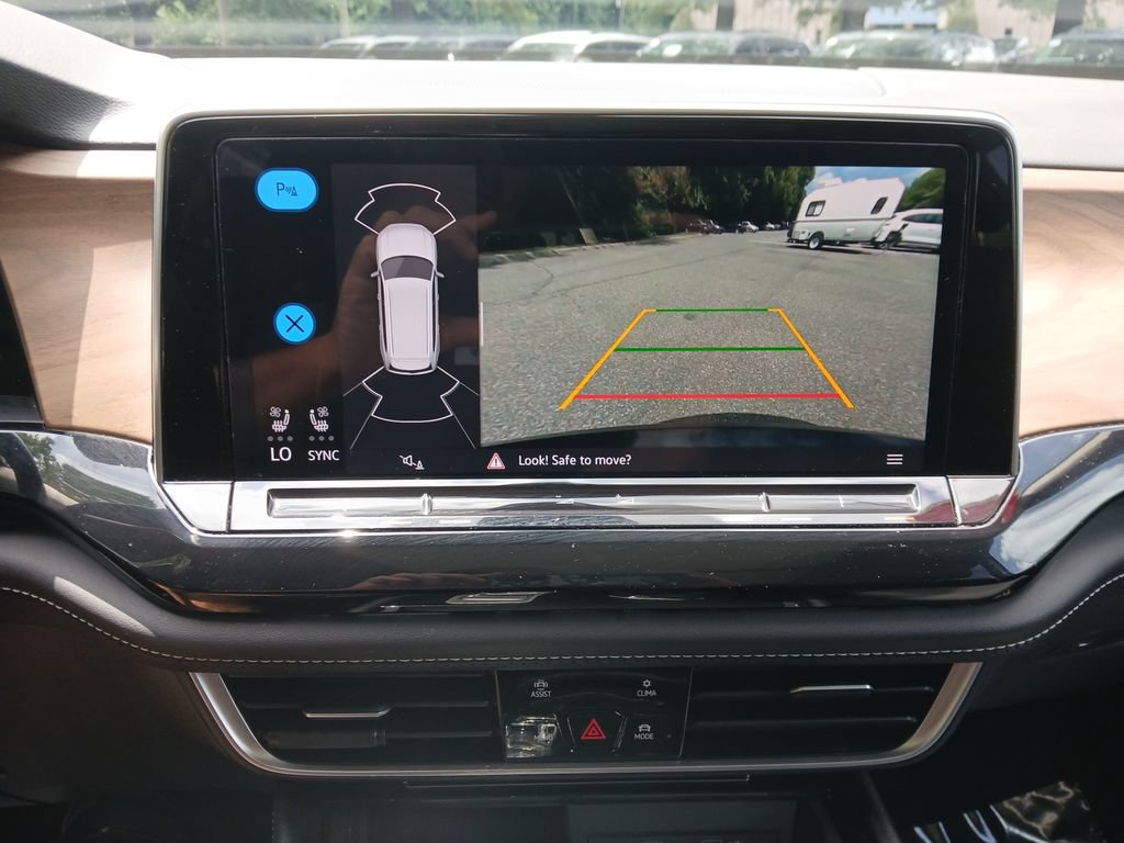 Used 2024 Volkswagen Atlas SE w/ Panoramic Sunroof Package AWD/4WD image 41