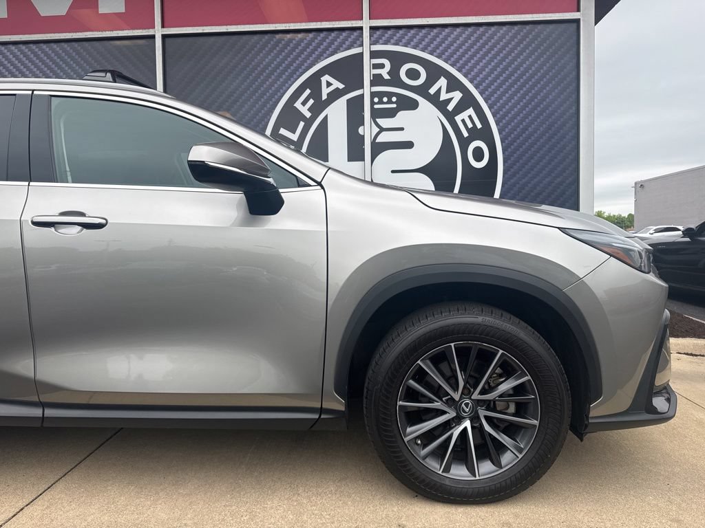 Used 2023 Lexus NX 350 AWD image 3