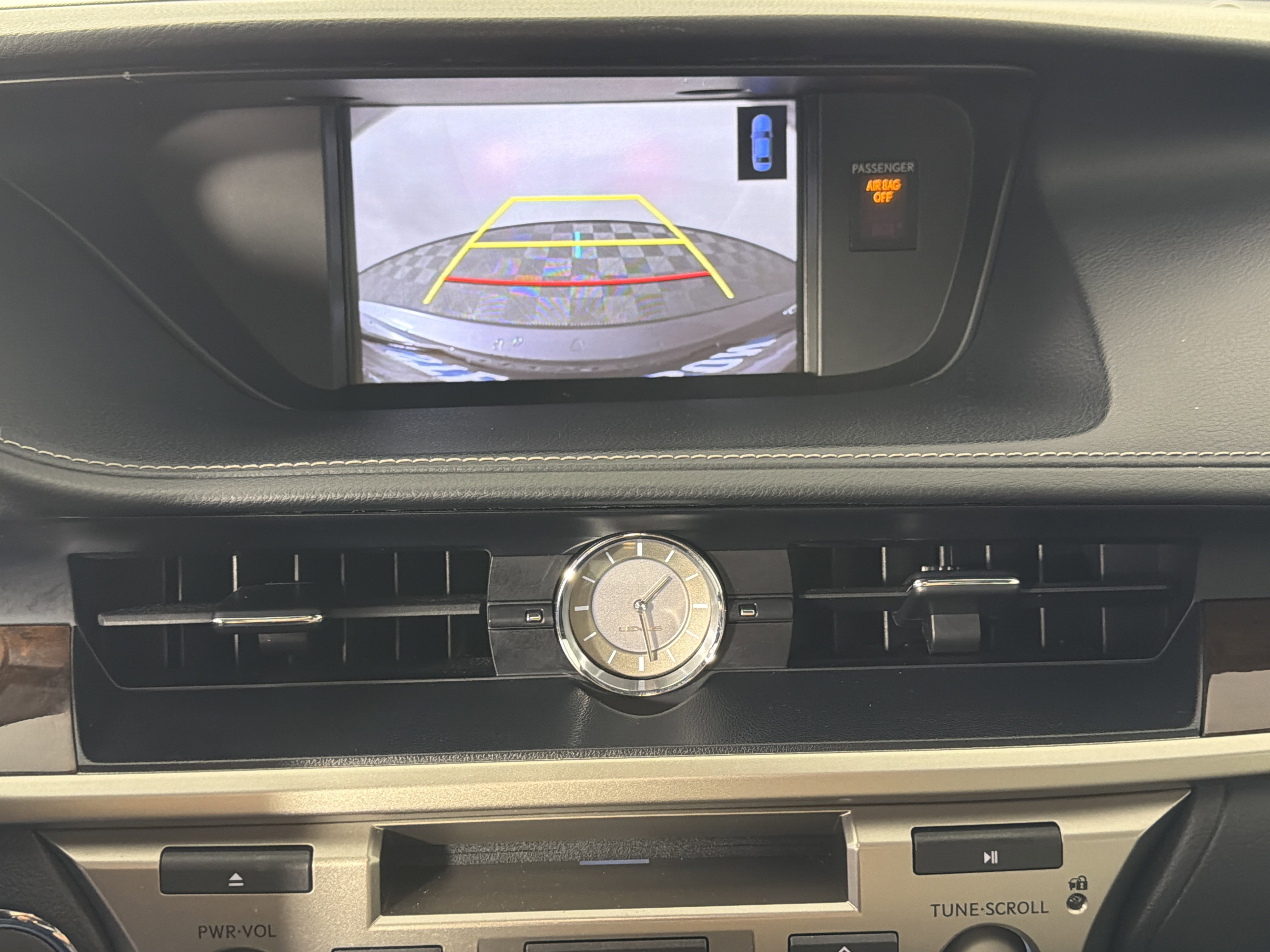 Used 2018 Lexus ES 350 w/ Luxury Package w/Wood Trim image 17