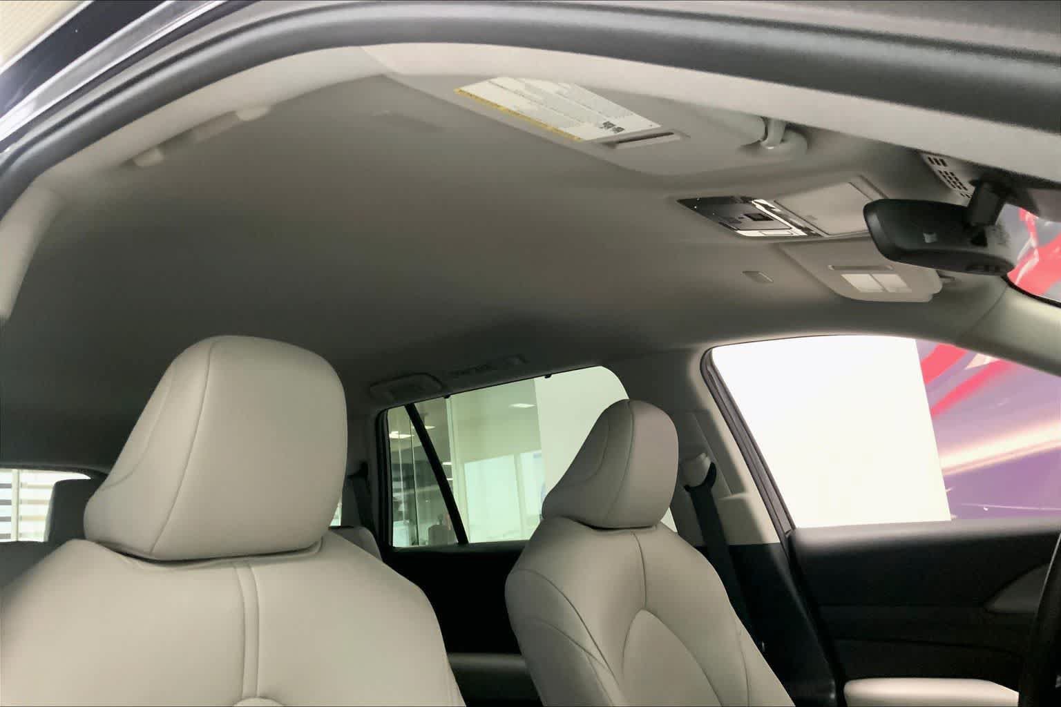 Used 2025 Toyota Grand Highlander AWD image 27