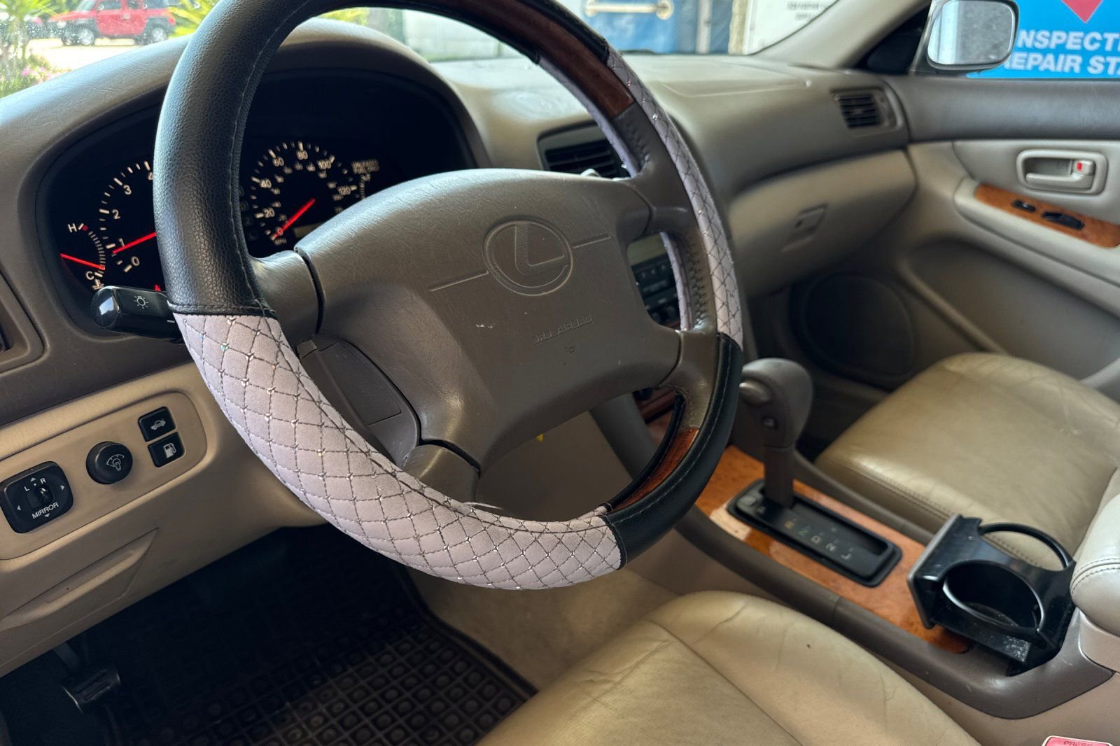 Used 2000 Lexus ES 330 FWD image 7