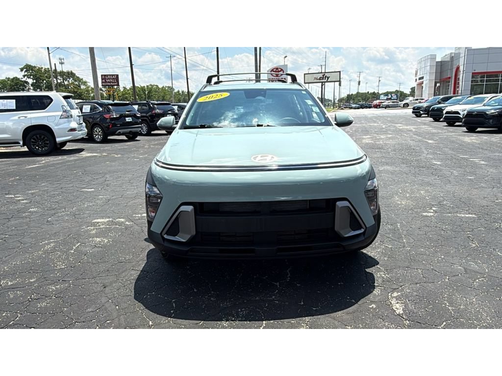 Used 2024 Hyundai Kona SEL AWD/4WD image 2