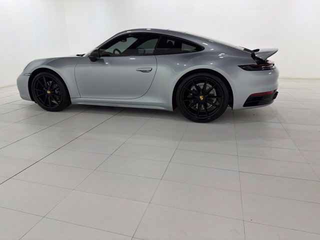 Used 2020 Porsche 911 Carrera RWD image 2