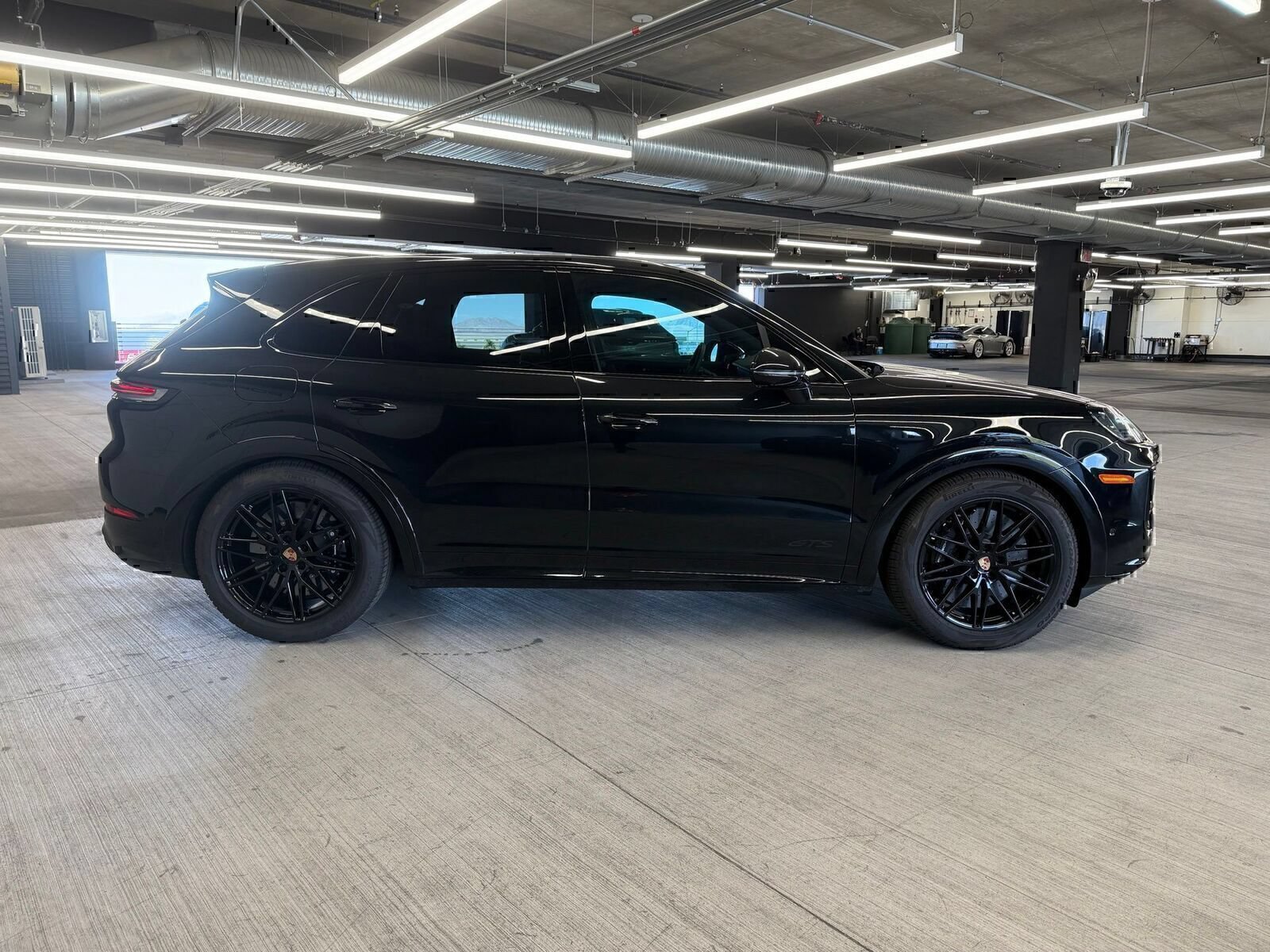 Certified 2025 Porsche Cayenne GTS AWD/4WD image 5