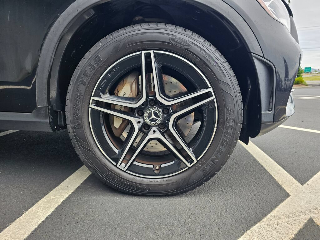 Used 2020 Mercedes-Benz GLC 300 4MATIC image 9