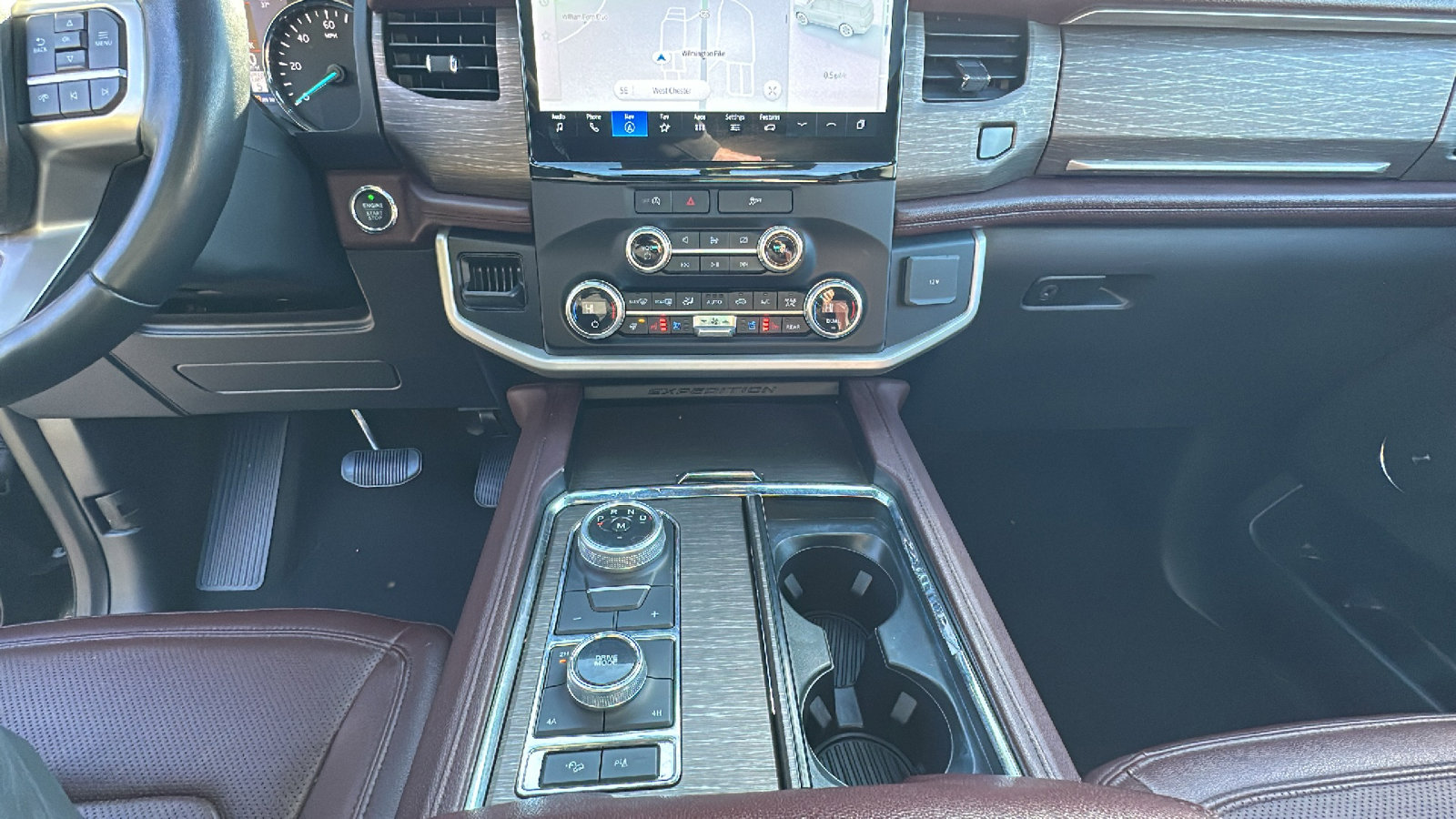 Used 2024 Ford Expedition Max Limited image 22