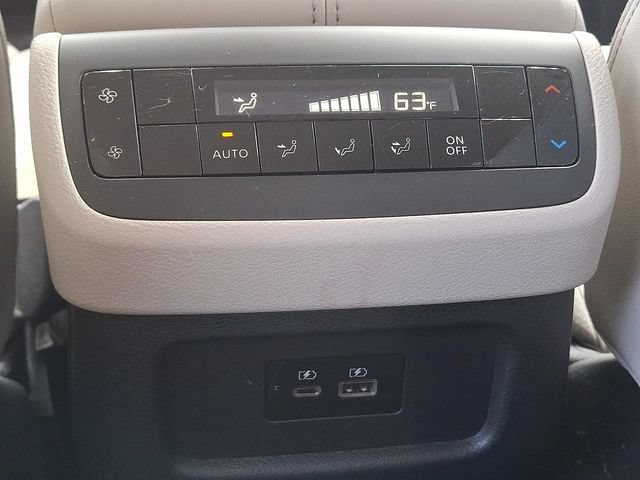 Used 2022 Nissan Pathfinder SL AWD/4WD image 13