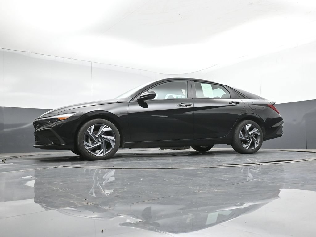 Certified 2025 Hyundai Elantra Sport FWD image 40
