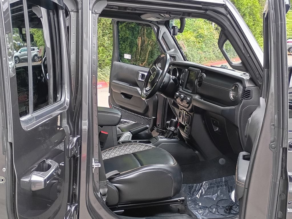 Used 2021 Jeep Wrangler Unlimited Sahara AWD/4WD image 18