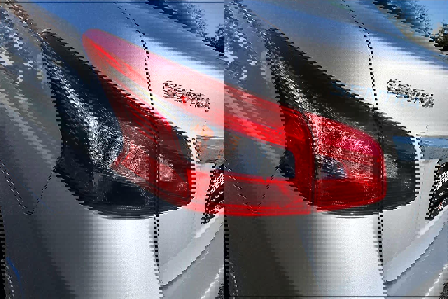 Used 2018 Nissan Sentra S image 29