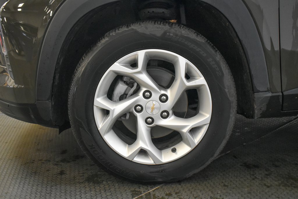 Used 2024 Chevrolet Trax LS w/ LS Convenience Package image 9