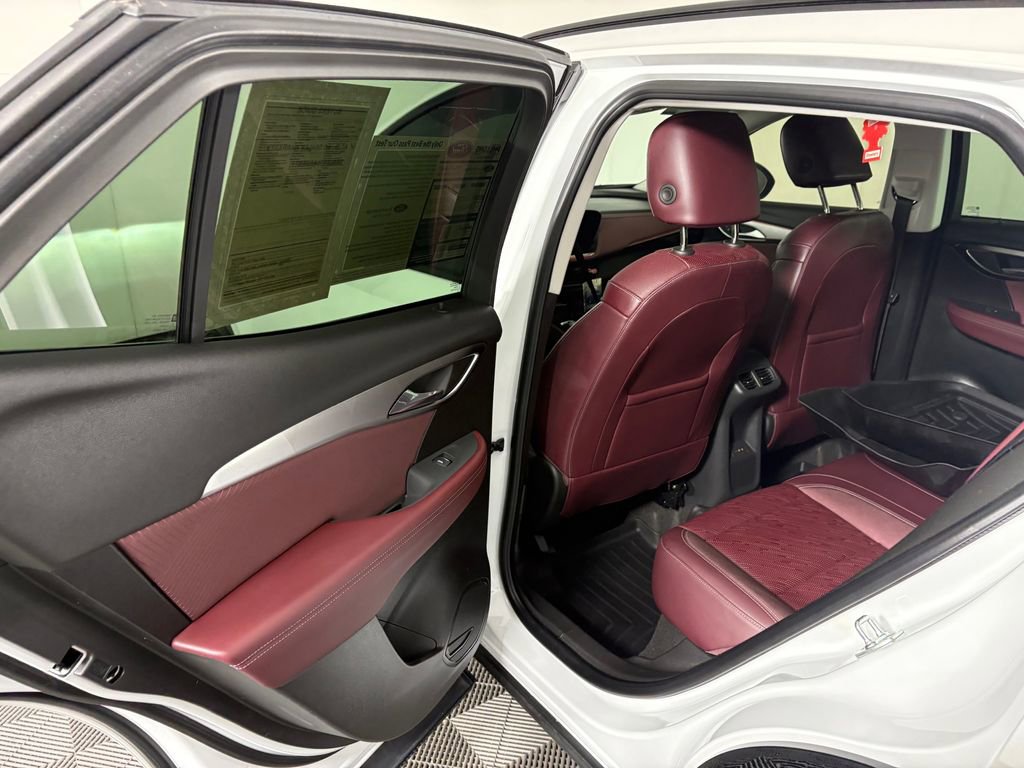 Used 2025 Buick Envision Sport Touring image 28