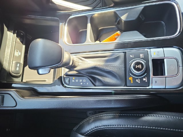 Certified 2024 Kia Telluride S w/ S Sunroof Package AWD/4WD image 28