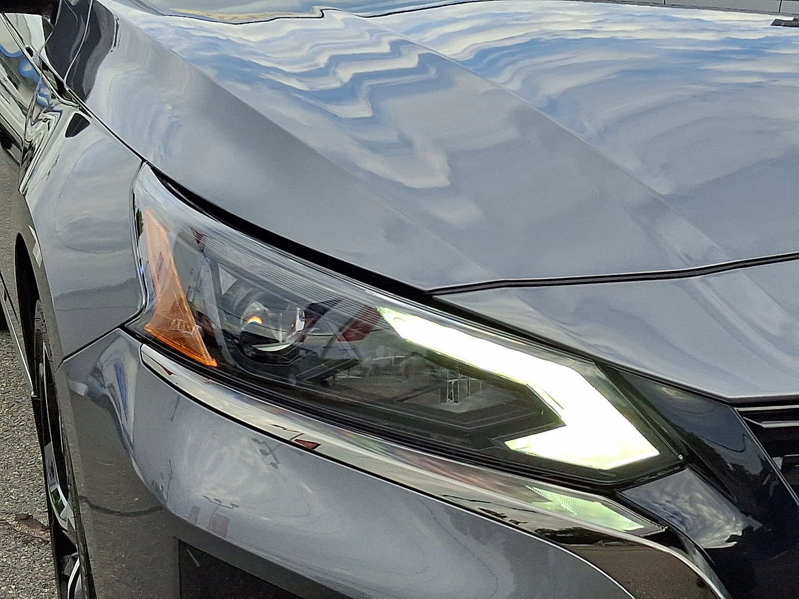 Certified 2025 Nissan Altima 2.5 SR w/ SR Premium Package image 9