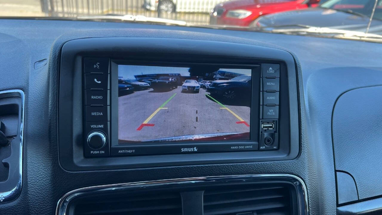 Used 2017 Dodge Grand Caravan SXT FWD image 15