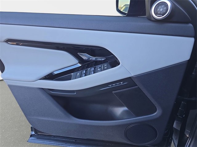 Used 2025 Land Rover Range Rover Evoque S image 26