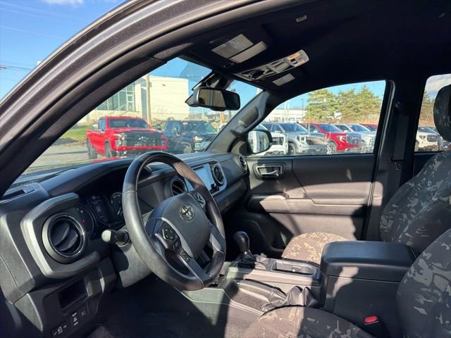 Used 2019 Toyota Tacoma TRD Off-Road w/ Technology Package image 16