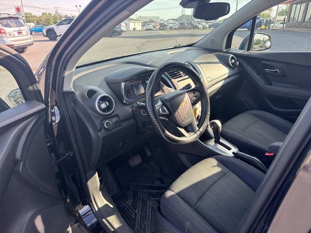Used 2015 Chevrolet Trax LT AWD/4WD image 9