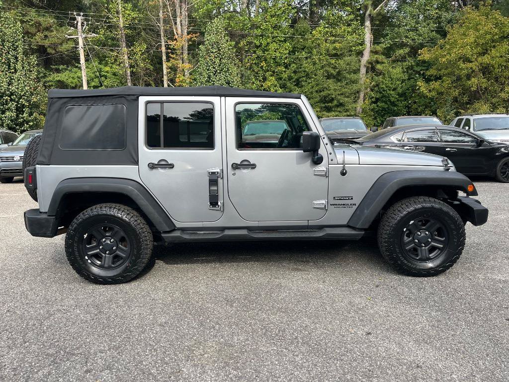 Used 2016 Jeep Wrangler Unlimited Sport w/ Connectivity Group AWD/4WD image 4