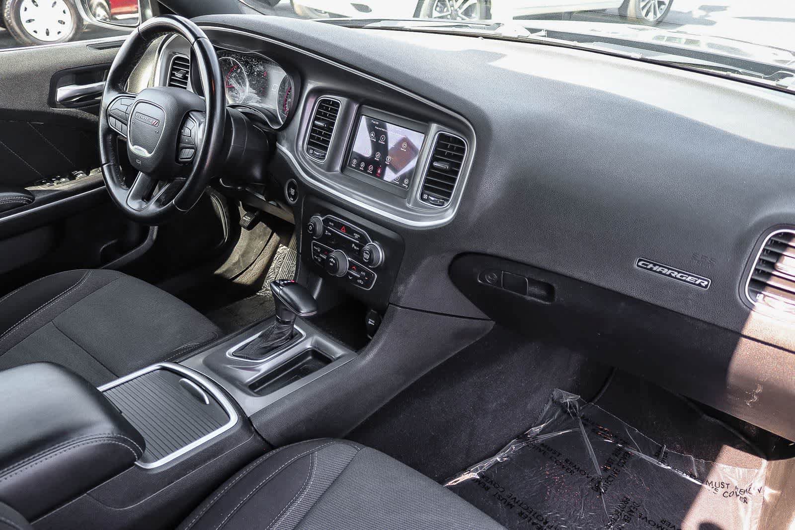 Used 2022 Dodge Charger SXT RWD image 14