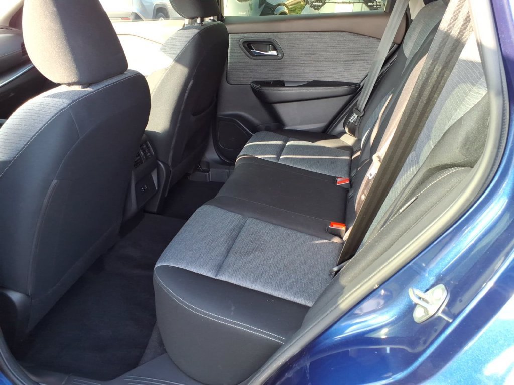 Certified 2023 Nissan Rogue SV FWD image 10