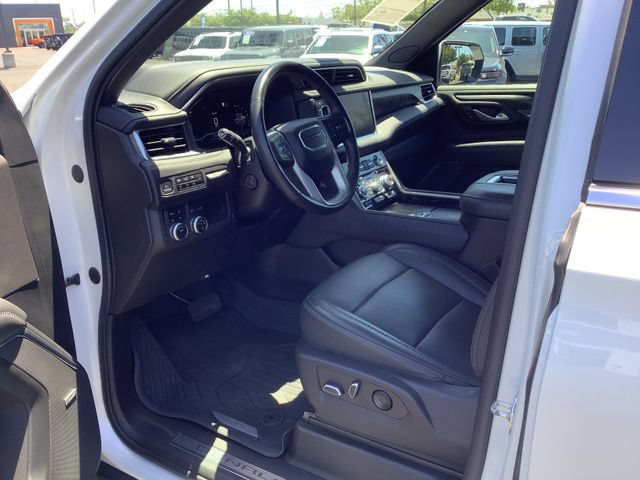 Used 2022 GMC Yukon XL Denali AWD/4WD image 6